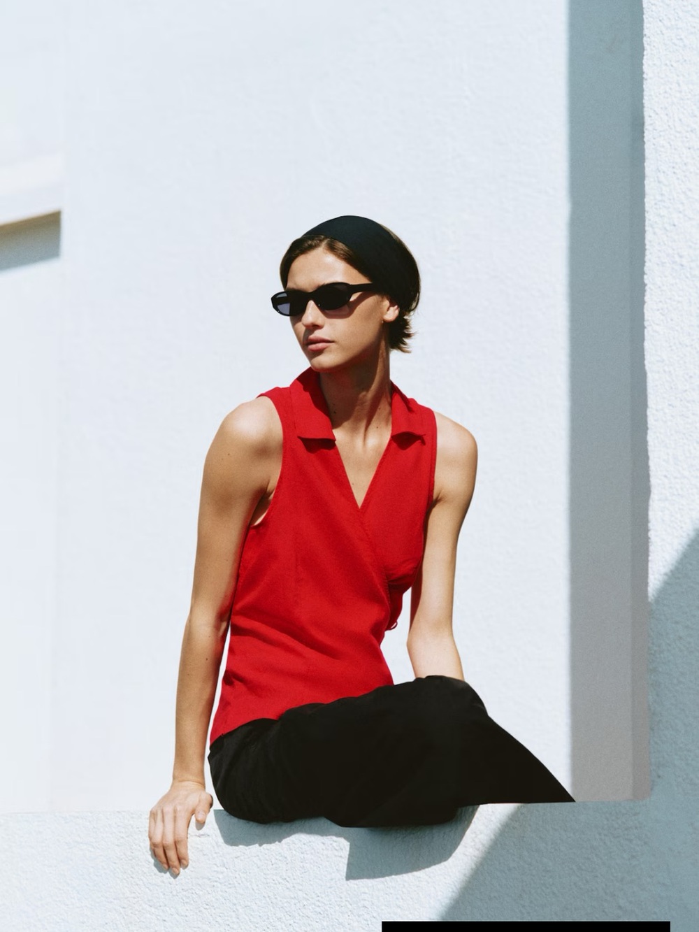 NWT - Sleeveless Linen Red Collared Top